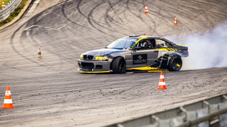 9 Amazing Driving Benefits of a Four Wheel Steering System